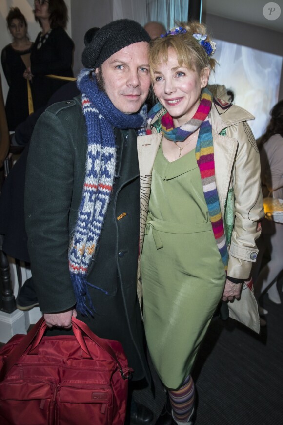 Philippe Katerine et sa compagne Julie Depardieu lors de la présentation du parfum "Le secret d'Arielle" par Mauboussin à la Galerie du Passage de Pierre Passebon à Paris le 16 février 2016
