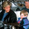 Lady Diana avec les princes William et Harry en 1993 à Lech dans les Alpes autrichiennes.