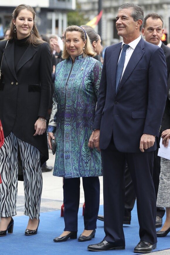 Cristina de Borbon Dos Sicialias, son mari Pedro Lopez Quesada leur fille Victoria - La famille royale d'Espagne arrive au théâtre Campoamor pour la cérémonie des Princess of Asturias Awards à Oviedo le 18 octobre 2019.