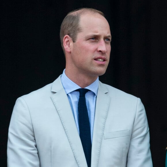 Le prince William et Kate Middleton à la sortie de la visite de la mosquée "Badshahi" à Lahore, le 17 octobre 2019.