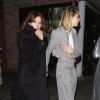 Cara Delevingne et son épouse Ashley Benson quittent la soirée de lancement de la collection "Nasty Gal x Cara Delevingne" à Londres le 22 octobre 2019.