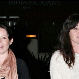 Shannen Doherty et Holly Marie Combs - Les soeurs Halliwell de Charmed à Malibu. Le 30 mars 2008.