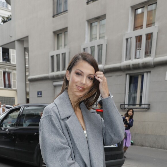 Iris Mittenaere, Miss France et Miss Universe 2016 - Arrivées au défilé Vivienne Westwood "Collection Prêt-à-Porter Printemps/Eté 2020" lors de la Fashion Week de Paris (PFW), le 28 septembre 2019. © Christophe Clovis - Veeren Ramsamy / Bestimage