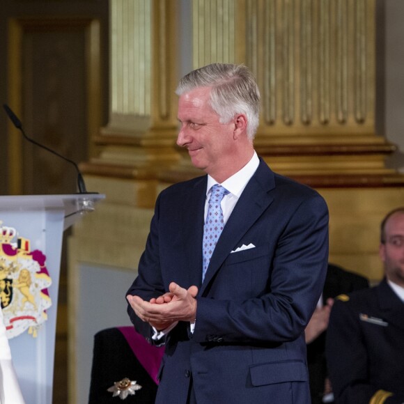 Le 18e anniversaire de la princesse héritière Elisabeth de Belgique, duchesse de Brabant, a été célébré le 25 octobre 2019 dans la Salle du Trône au palais royal à Bruxelles. Son père le roi Philippe lui a remis les insignes de l'ordre de Léopold.