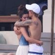 Exclusif - Justin Bieber et sa compagne Selena Gomez à Montego Bay en Jamaïque. Le couple a profité d'une belle journée ensoleillée pour aller faire une balade en voilier et s'est ensuite relaxé au bord d'une piscine. Le 20 février 2018.
