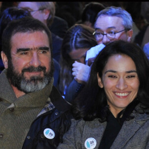 Eric Cantona et Rachida Brakni lors du rapport annuel du mal logement en France organisé par la Fondation Abbé Pierre en 2012.