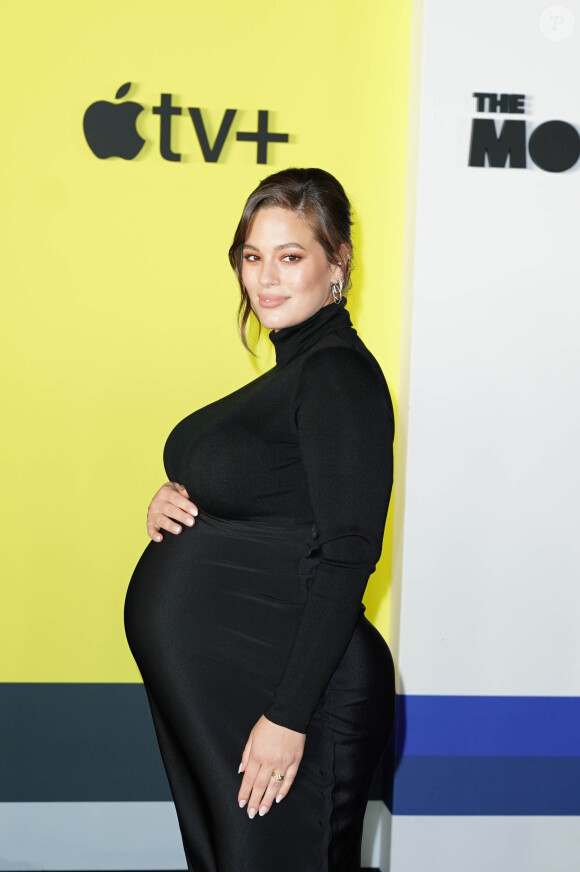 Ashley Graham, enceinte, à la première de la série d'Apple TV+ "The Morning Show" au Lincoln Center à New York, le 28 octobre 2019.