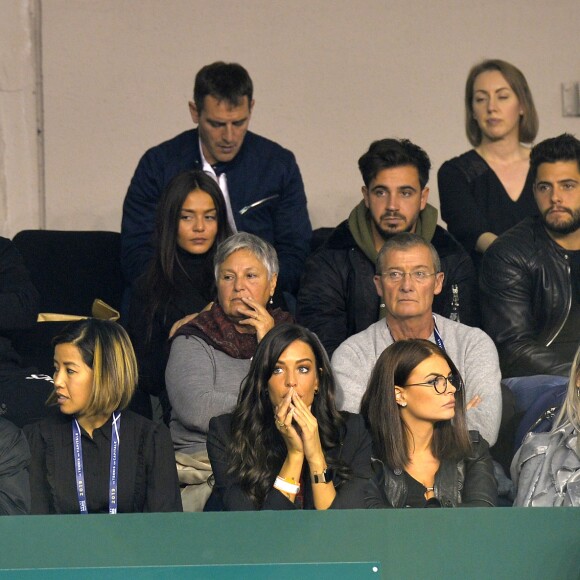 Ladji Doucouré avec sa compagne, Jade Foret (Lagardère) et les parents de B. Paire, Philippe et Eliane Paire, dans les tribunes du match "Benoît Paire/Fernando Verdasco - Rohan Bopanna/Denis Shapovalov (4/6 - 5/7)" lors du tournoi Rolex Paris Masters 2019, le 30 octobre 2019. © Perusseau-Veeren/Bestimage