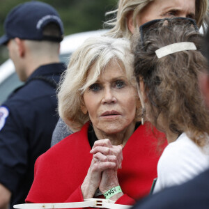 Jane Fonda, 81 ans, arrêtée le 25 octobre 2019 à Washington devant le Capitole lors d'une manifestation pour alerter les décideurs politiques et l'opinion publique sur l'urgence d'agir face à la crise du changement climatique.