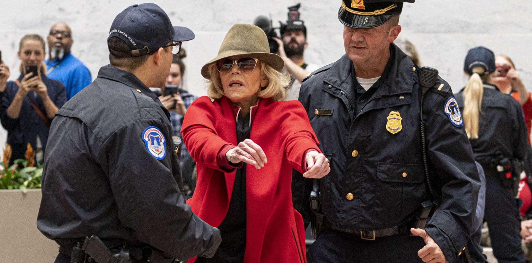 Jane Fonda : Arrêtée avec Rosanna Arquette, elle passe la nuit en prison