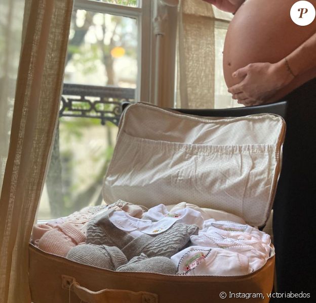 Victoria Bedos, enceinte, pose sur Instagram, le 3 novembre 2019.