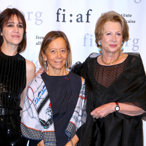 Charlotte Gainsbourg, Dominique Senequier et Marie Monique Steckel lors de la soirée Trophée des Arts Gala par la French Institute Alliance Française (FIAF) au Plaza Hotel à New York le 4 novembre 2019.