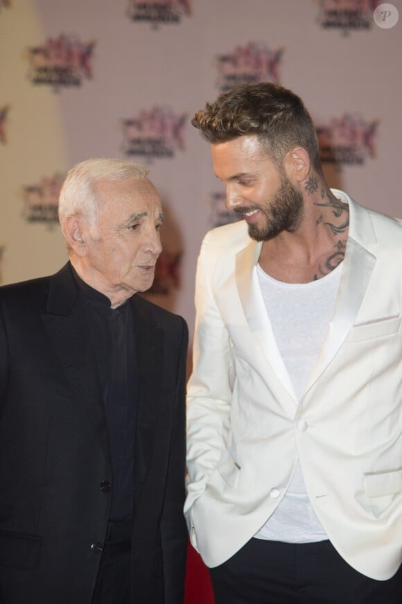 Charles Aznavour et M. Pokora (Matt Pokora) - Arrivées à la 17ème cérémonie des NRJ Music Awards 2015 au Palais des Festivals à Cannes, le 7 novembre 2015.