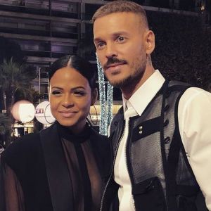 Christina Milian, enceinte, et M. Pokora montent ensemble les marches du Palais des Festivals et des Congrès de Cannes pour la 21e cérémonie des NRJ Music Awards le 9 novembre 2019.