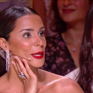 Le look très décolleté de Shy'm dans l'émission "Danse avec les stars 2019" sur TF1. Le 21 septembre 2019.