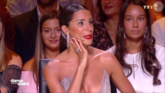 Le look très décolleté de Shy'm dans l'émission "Danse avec les stars 2019" sur TF1. Le 21 septembre 2019.
