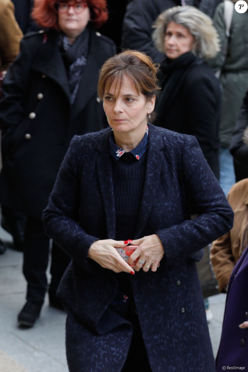 Cecilia Hornus Arrivees Aux Obseques De La Comedienne Pascale Roberts En L Eglise Saint Roch A Paris Le 8 Novembre 2019 Purepeople