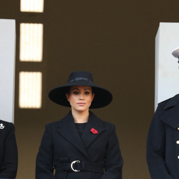 Meghan Markle, la comtesse de Wessex et le vice-amiral Sir Anthony Laurence - La famille royale réunie pour le Remembrance Sunday Service, au Cénotaphe de Londres, le 10 novembre 2019.