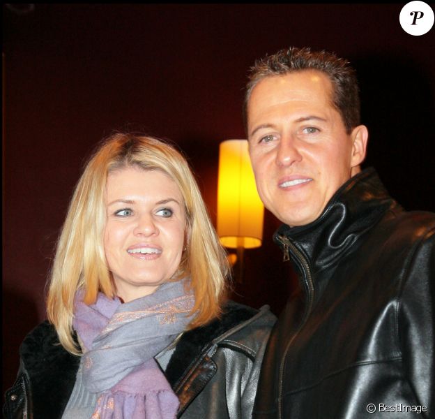 Michael Schumacher et sa femme Corinna- Projection du film "Astérix aux Jeux Olympiques" au profit de l'ICM (Institut du Cerveau et de la Moelle épinière) au cinéma Gaumont Champs-Elysées à Paris, le 13 janvier 2008. 