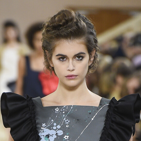 Kaia Gerber au défilé Miu Miu Collection Prêt-à-Porter Printemps/Eté 2020 lors de la Fashion Week de Paris, le 1er octobre 2019.