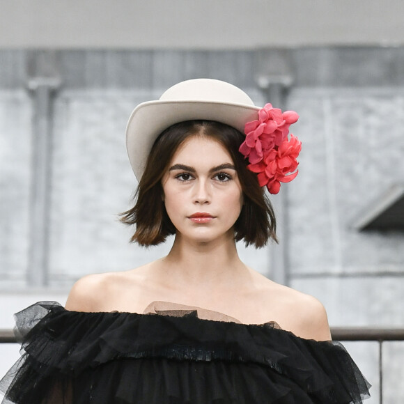 Kaia Gerber au défilé de mode "Chanel", collection PAP printemps-été 2020 au Grand Palais à Paris. Le 1er octobre 2019.