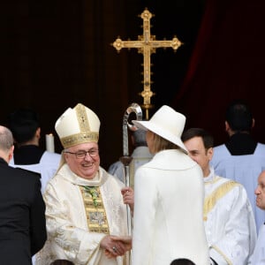 Le prince Albert II de Monaco et la princesse Charlène de Monaco, Monseigneur Barsi - La famille princière de Monaco arrive à la cathédrale Notre-Dame-Immaculée lors de la fête Nationale monégasque à Monaco le 19 novembre 2019. © Dominique Jacovides/Bestimage