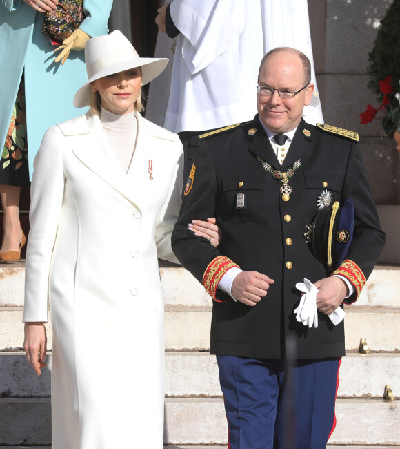 Le prince Albert II de Monaco, la princesse Charlène de Monaco - La famille princière de Monaco quitte la cathédrale Notre-Dame-Immaculée lors de la fête Nationale monégasque à Monaco le 19 novembre 2019. © Dominique Jacovides/Bestimage