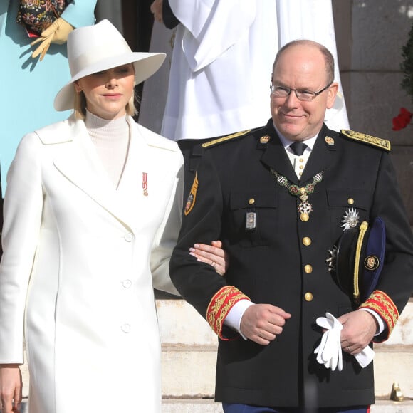 Le prince Albert II de Monaco, la princesse Charlène de Monaco - La famille princière de Monaco quitte la cathédrale Notre-Dame-Immaculée lors de la fête Nationale monégasque à Monaco le 19 novembre 2019. © Dominique Jacovides/Bestimage