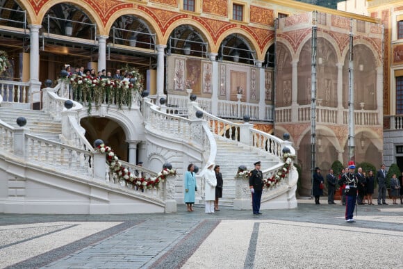 Louis Ducruet et sa femme Marie, la princesse Alexandra de Hanovre, Pierre Casiraghi avec sa femme Beatrice Borromeo et leurs enfants Stefano et Francesco, Andrea Casiraghi et sa femme Tatiana Santo Domingo et leurs enfants Maximilian et Sacha, la princesse Caroline de Hanovre, la princesse Charlène de Monaco, la princesse Stéphanie de Monaco, le prince Albert II de Monaco - La famille princière de Monaco dans la cour du palais lors de la fête Nationale monégasque à Monaco le 19 novembre 2019. © Olivier Huitel/Pool Monaco/Bestimage