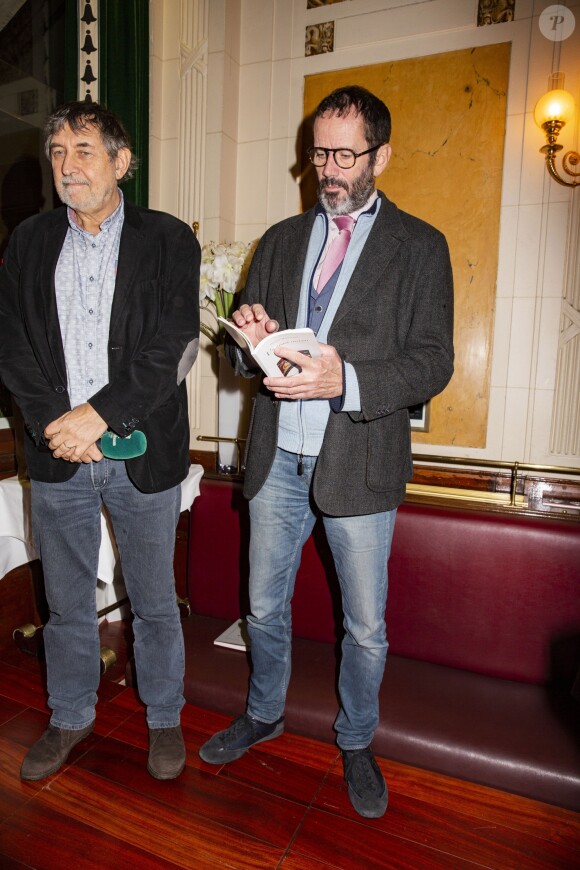 Christian Vadim, Jean-Pierre Siméon - Remise du Prix Apollinaire au café "Les Deux Magots" à Paris. Le 18 novembre 2019 © Jack Tribeca / Bestimage
