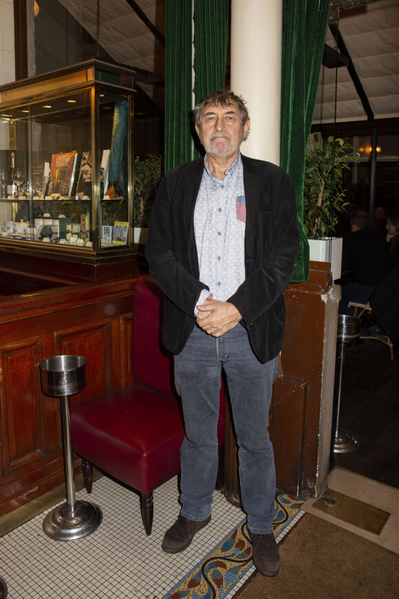 Semi-Exclusif - Jean-Pierre Siméon - Remise du Prix Apollinaire au café "Les Deux Magots" à Paris. Le 18 novembre 2019 © Jack Tribeca / Bestimage 18/11/2019 - Paris