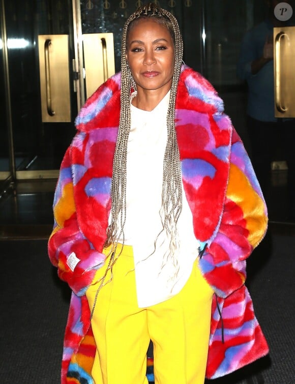Jada Pinkett Smith porte une tenue très colorée en balade dans les rues de New York, le 4 novembre 2019