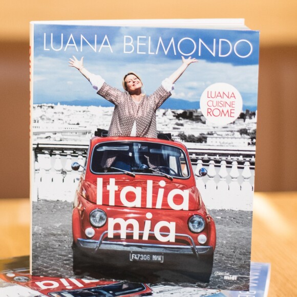 Exclusif - Luana Belmondo lors du lancement de son livre "Italia mia Luana cuisine Rome" au restaurant l'Osteria del Vino du marché spacieux Eataly Paris Marais à Paris le 7 novembre 2019. © Tiziano Da Silva - Pierre Perusseau/Bestimage