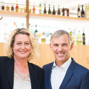 Exclusif - Paul et Luana Belmondo avec leurs fils Giacomo et Alessandro - Luana Belmondo lors du lancement de son livre "Italia mia Luana cuisine Rome" au restaurant l'Osteria del Vino du marché spacieux Eataly Paris Marais à Paris le 7 novembre 2019. © Tiziano Da Silva - Pierre Perusseau/Bestimage