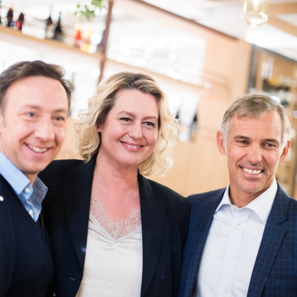 Exclusif - Stéphane Bern, Luana et Paul Belmondo - Luana Belmondo lors du lancement de son livre "Italia mia Luana cuisine Rome" au restaurant l'Osteria del Vino du marché spacieux Eataly Paris Marais à Paris le 7 novembre 2019. © Tiziano Da Silva - Pierre Perusseau/Bestimage