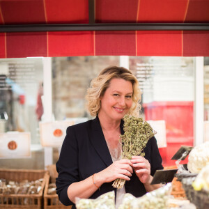 Exclusif - Luana Belmondo - Luana Belmondo lors du lancement de son livre "Italia mia Luana cuisine Rome" au restaurant l'Osteria del Vino du marché spacieux Eataly Paris Marais à Paris le 7 novembre 2019. © Tiziano Da Silva - Pierre Perusseau/Bestimage