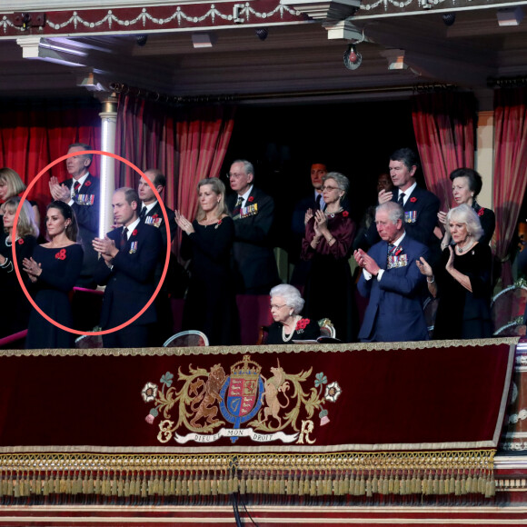 Le prince William, duc de Cambridge, et Catherine (Kate) Middleton, duchesse de Cambridge, le prince Edward, comte de Wessex, Sophie Rhys-Jones, comtesse de Wessex, le prince Richard, duc de Gloucester, Birgitte Eva van Deurs, duchesse de Gloucester, la reine Elisabeth II d'Angleterre, Peter Phillips, la princesse Anne, le prince Charles, prince de Galles, et Camilla Parker Bowles, duchesse de Cornouailles, le prince Andrew, duc d'York, Boris Johnson, Premier ministre et sa compagne Carrie Symonds, le prince Harry, duc de Sussex, et Meghan Markle, duchesse de Sussex - La famille royale assiste au Royal British Legion Festival of Remembrance au Royal Albert Hall à Kensington, Londres, le 9 novembre 2019.