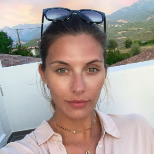 Camille Cerf, au naturel en Corse (Août 2019).