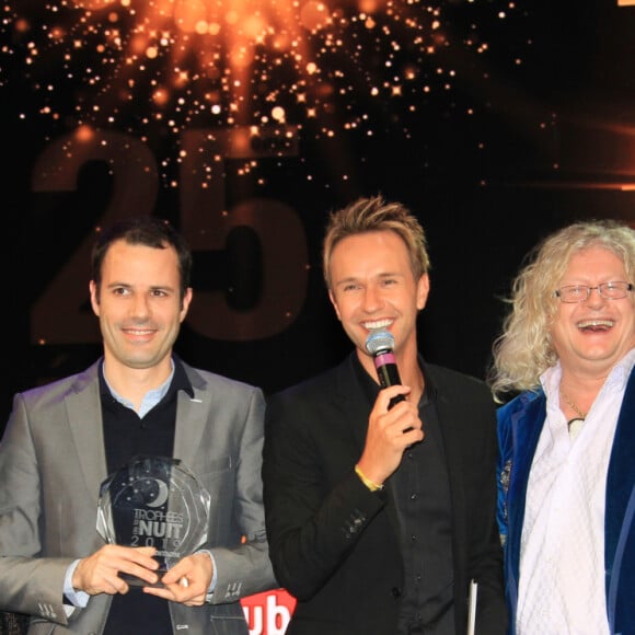 Exclusif - Cyril Féraud, Clara Morgane, Pierre-Jean Chalençon - Soirée des 25 ans des trophées de la nuit au Lido à Paris le 25 novembre 2019. © Philippe Baldini/Bestimage