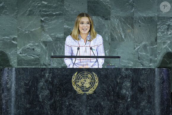 La chanteuse Millie Bobby Brown, Ambassadrice de l'UNICEF, a prononcé un discours à l'ONU pour l'anniversaire de la convention des droits de l'enfant. Le 20 novembre 2019
