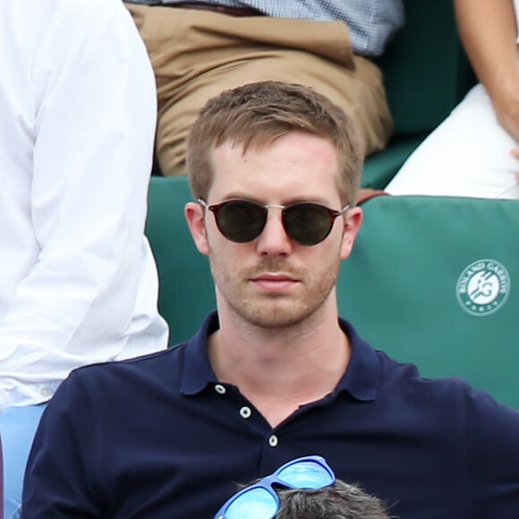 Le chanteur Mika et son compagnon Andy Dermanis dans les tribunes lors de la finale homme des Internationaux de Tennis de Roland-Garros à Paris le 11 juin 2017. © Dominique Jacovides-Cyril Moreau / Bestimage