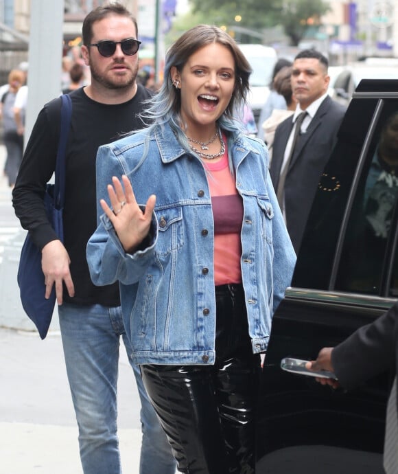 Tove Lo à la sortie des studios AOL dans le cadre de la promotion de son nouveau single avec Kylie Minogue à New York, le 16 septembre 2019.