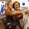Exclusif - Inès de la Fressange et sa fille Violette d'Urso lors de la soirée de lancement de la collection Automne-Hiver 2017 UNIQLO U à la boutique Uniqlo à Paris, le 4 octobre 2017. © Denis Guignebourg/Bestimage