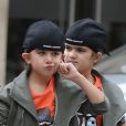 Exclusif -  Nelson et Eddy Angélil, les jumeaux de Céline Dion se promènent avec leurs deux nounous, leurs deux gardes du corps et leur chauffeur à Paris le 29 juin 2016.