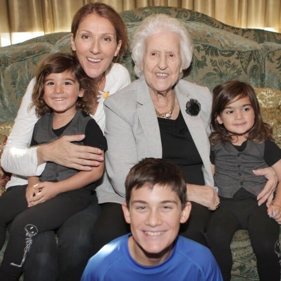 Céline Dion, sa maman Thérèse et ses enfants Nelson et Eddy, et René Charles, 2015