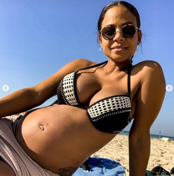 Christina Milian, enceinte de M. Pokora, pose en bikini sur Instagram le 4 novembre 2019. Elle se trouve à Tel Aviv, en Israël, avec sa fille Violet.