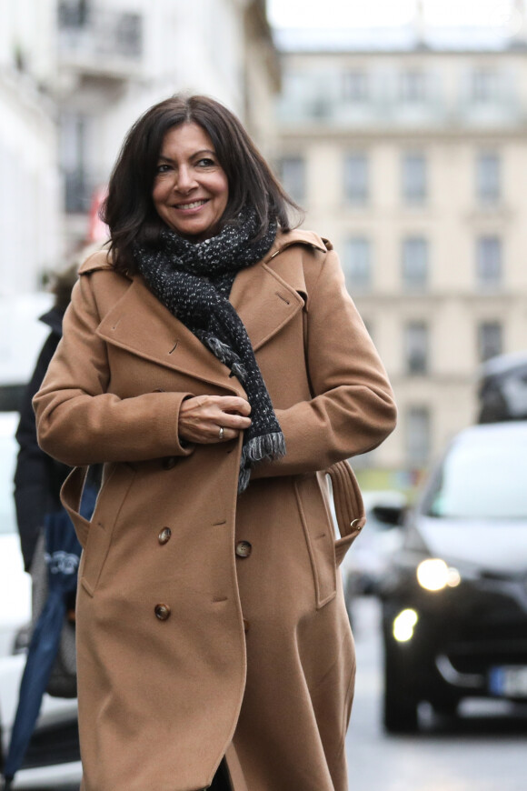 Anne Hidalgo, maire de Paris - Dévoilement d'une plaque en hommage à Claude Lanzmann dans le 14ème arrondissement de Paris le 27 novembre 2019. © Stéphane Lemouton / Bestimage