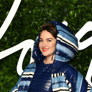 Shailene Woodley, habillée d'une robe 1 Moncler Pierpaolo Piccioli, assiste à la cérémonie des "Fashion Awards 2019" au Royal Albert Hall à Londres, le 2 décembre 2019.