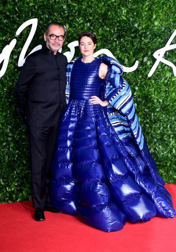 Remo Ruffini (PDG de Moncler) et Shailene Woodley, habillée d'une robe 1 Moncler Pierpaolo Piccioli, assistent à la cérémonie des "Fashion Awards 2019" au Royal Albert Hall à Londres, le 2 décembre 2019.