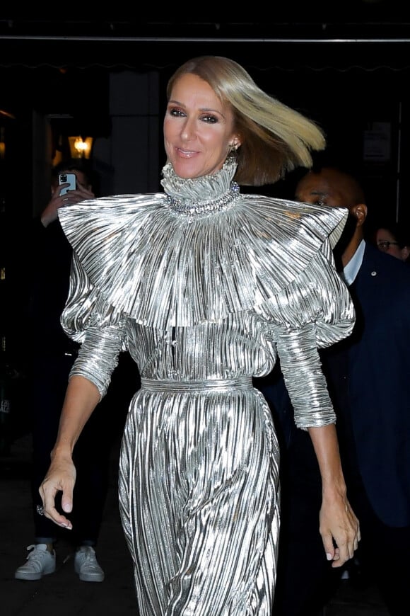 Céline Dion arrive au restaurant/bar "Lips Drag Queen Show Palace" à New York, le 14 novembre 2019.